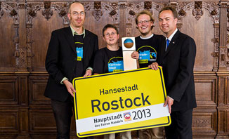 Gruppenbild mit den Vertretern der Stadt Rostock
