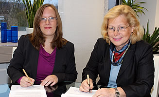 Susanne von Itter (EADI) und Gabriela Büssemaker, Geschäftsführerin von Engagement Global gGmbH