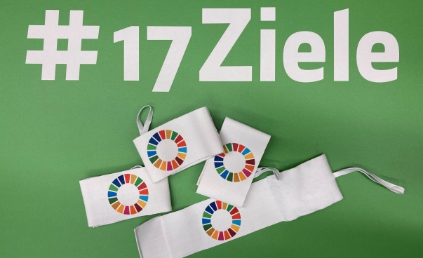 Armbinden mit SDG-Logo