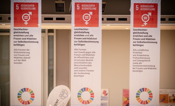 Banner zu SDG 5: Geschlechtergleichstellung